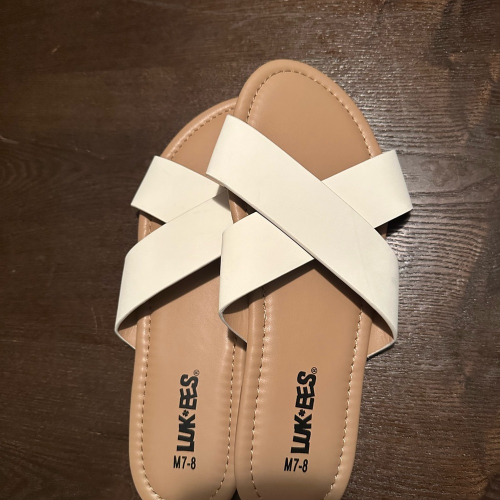 Lukees women sandals color white and black,7.8